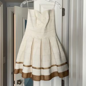 Strapless bandage mini dress with gold lining